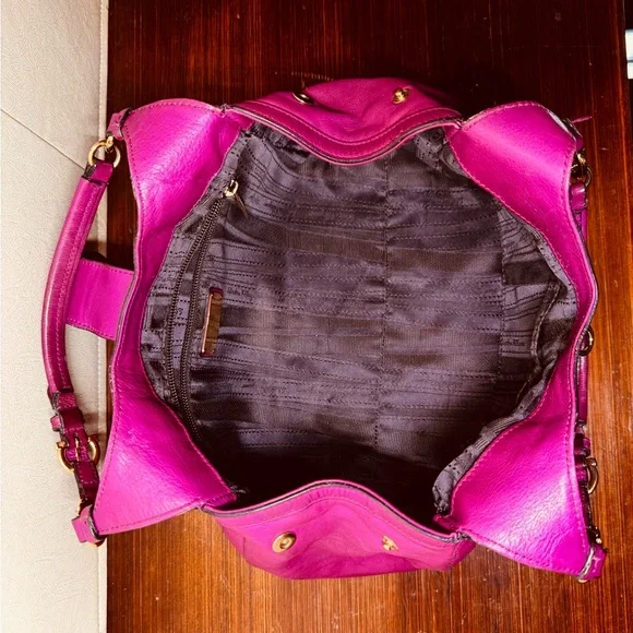 Salvatore Ferragamo Fuchsia Pink Leather Shoulder Bag Excellent Condition - Picture 6 of 9